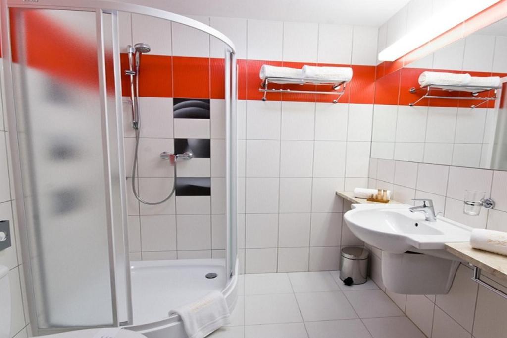 Hotel Poznanski A2 Luboń Pokoj fotografie